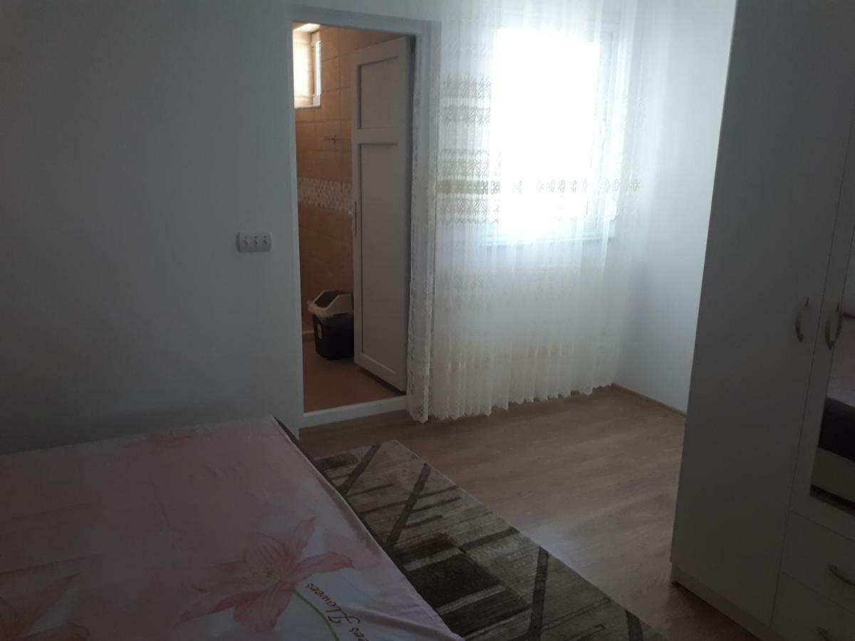 Tahiri Bellevue Apartments Ulcinj Bagian luar foto